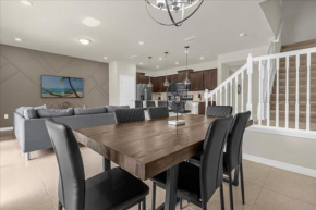 5 Bedroom- 4,5 Bathroom- Windsor Island 3838La